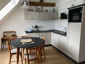 Studio élégant à Sauzon, port et village - FR-1-418-185