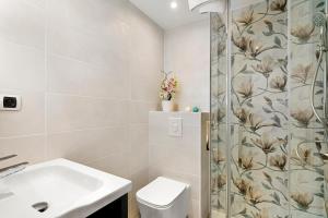 Les Oranges Five Stars HolidayHouse