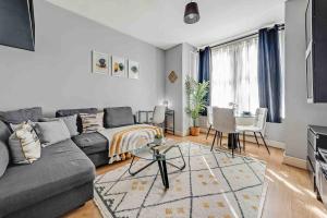 Lovely 2-bed rental close to Excel and O2 arena