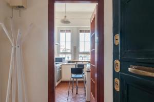 Bright Apartment near Piazza Bologna