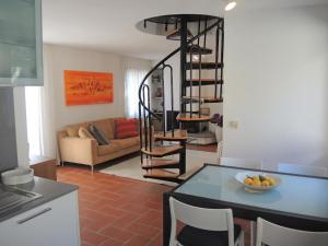 Casa Gialla by Fewotessin