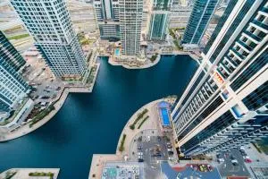 Lake Views on 29Fl - JLT 1BR Near Metro & FREE Baby Gear - Dubai