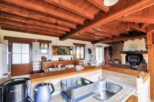 Maisons de vacances Maison pour 6 avec piscine et grand jardin : photos des chambres