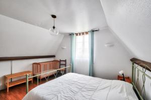 Maisons de vacances Maison pour 6 avec piscine et grand jardin : photos des chambres