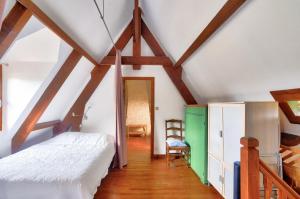 Maisons de vacances Maison pour 6 avec piscine et grand jardin : photos des chambres