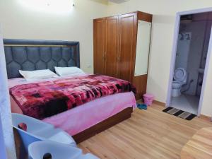 Shimla Vibes B & B free pick and from ISBT Shimla