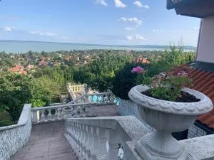 Villa Kamilla - 讷米斯维塔