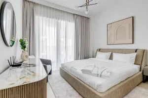 Knokey Dubai Creek Beach with Lagoon Pool access - Dubai