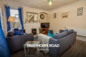 Beautiful 3-bed home in Mablethorpe by Renzo, Walk to the Beach, Free Parking! - 滨海萨顿