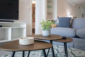 3 Skiathos- Stylish apartment with Breaker Views(no loadshedding)