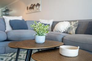 3 Skiathos- Stylish apartment with Breaker Views(no loadshedding)