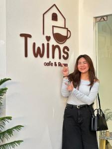 Twins cafe & Room