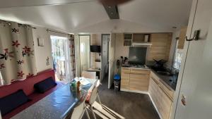 Mobile-home confort 3 chambres au camping, La Bourboule