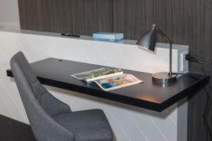 Modern Nomads Beautiful King Studio with Indoor Pool & Balcony