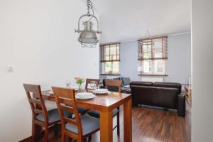 Asnyka Wyjątkowy Apartament w Centrum Krakowa by Noclegi Renters