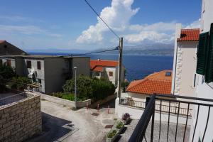 Vacation apartment Postira
