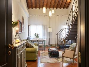 One-Bedroom Apartment  Split Level room in Canto degli Scali