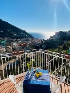 Antico Borgo - مينوري