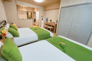 Room 204 Nishi-Shinjuku Gochome 9 minutes walk 40 square meters Sleeps up to 6 people