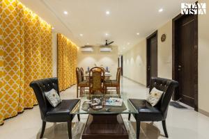 StayVista at Sunrise Apartment with Heater, WiFi