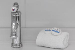 Unique apartment next to Acropolis and metro