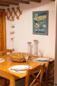 Seaside Summer House, Cozy Yard