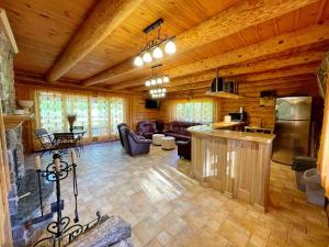 Veinbergu guest house by lake n sauna Vidusķēķi