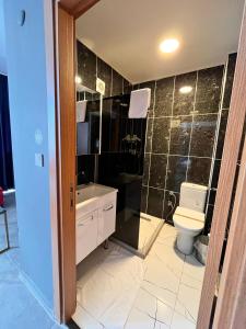 216 Hill Suites