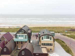 Apartment De Zeeparel by Interhome