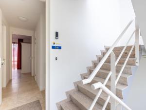 Apartment De Zeeparel by Interhome