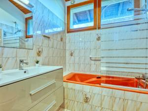 Maisons de vacances Holiday Home Le Hameau du Point du Jour by Interhome : photos des chambres