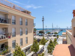 Apartment Cambrils Drassanes by Interhome