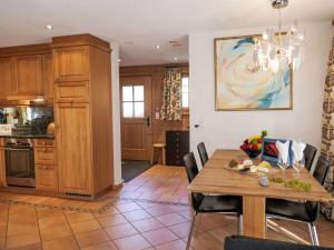 Apartment Chalet Pfingstrose by Interhome