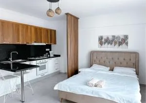 LUX Studios Long Beach - Ayios Yeoryios