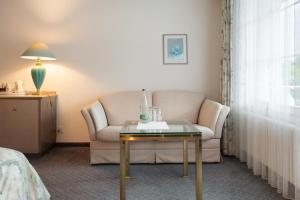 Comfort Room with Lake View and Balcony room in Seiler au Lac