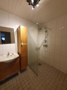 5 sovrum 10 sängar 13 sovplatser