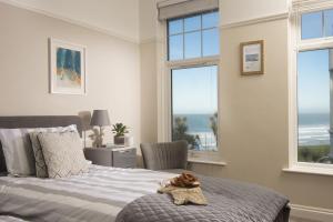 Beachside Fistral, Newquay