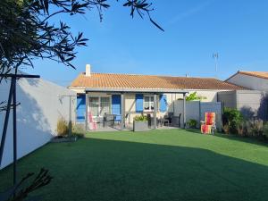 "Maison 5 personnes près du Port et du centre, proche plage, jardin et terrasse, LAiguillon-sur-Mer" - FR-1-476-84