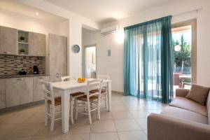 Icaro Apartments with a beautiful pool