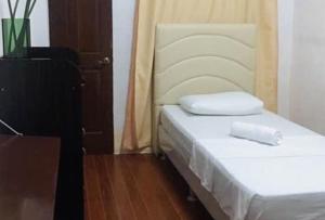 RedDoorz at RHR Tourist Inn Canlaon