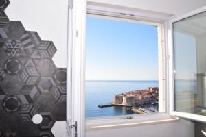 87 Stairs Apartments