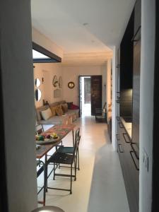 Unique Townhouse with rooftop pool