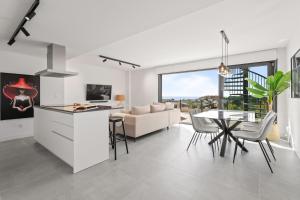 Discover Luxury Living in Esteponas Oasis-RDR467