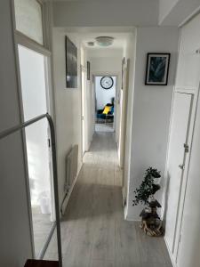 Cosy 2-Bedroom Flat in Finsbury Park, Modern, Convenient & Close to Central London!