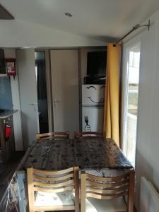 Campings MHVACANCES 2 LOUENT PLUSIEURS MOBILHOMES DANS CAMPING 4 ETOILES PROCHE CHATEAUX et ZOO BEAUVAL : photos des chambres