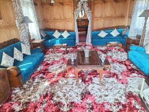 Houseboat sea lord