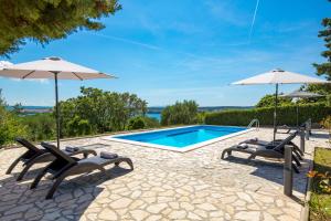 Villa Pinia Holiday home with a pool