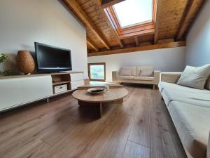 C26A01 Apto Moderno en Tagle by R2R Consulting