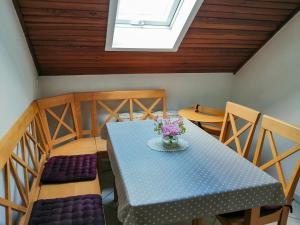 Ferienwohnung Rhönnest mit großer überdachter Terrasse