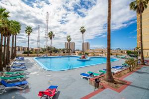 Prime 2BD with Balcony, View & Pool